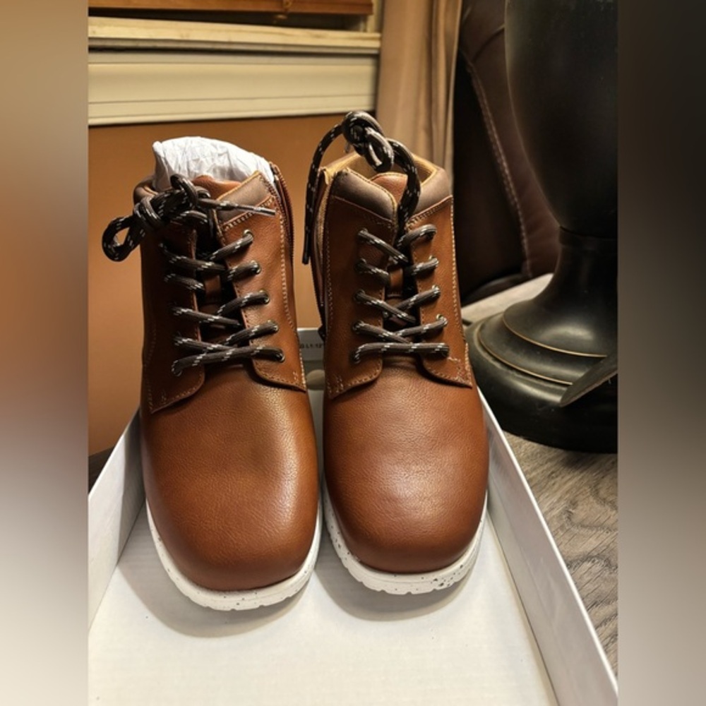Sonoma Goods For Life® Massimo Kids' Boots. Size 5 NWT